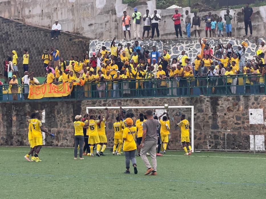 Illustration — ACSJ M’liha : les Jaunes gravissent l’histoire et remportent la Coupe de Mayotte 2026